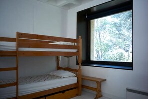 2 chambres, Wi-Fi gratuit, draps fournis