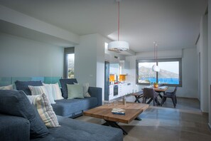 TV, lareira, DVD player, aparelho de som