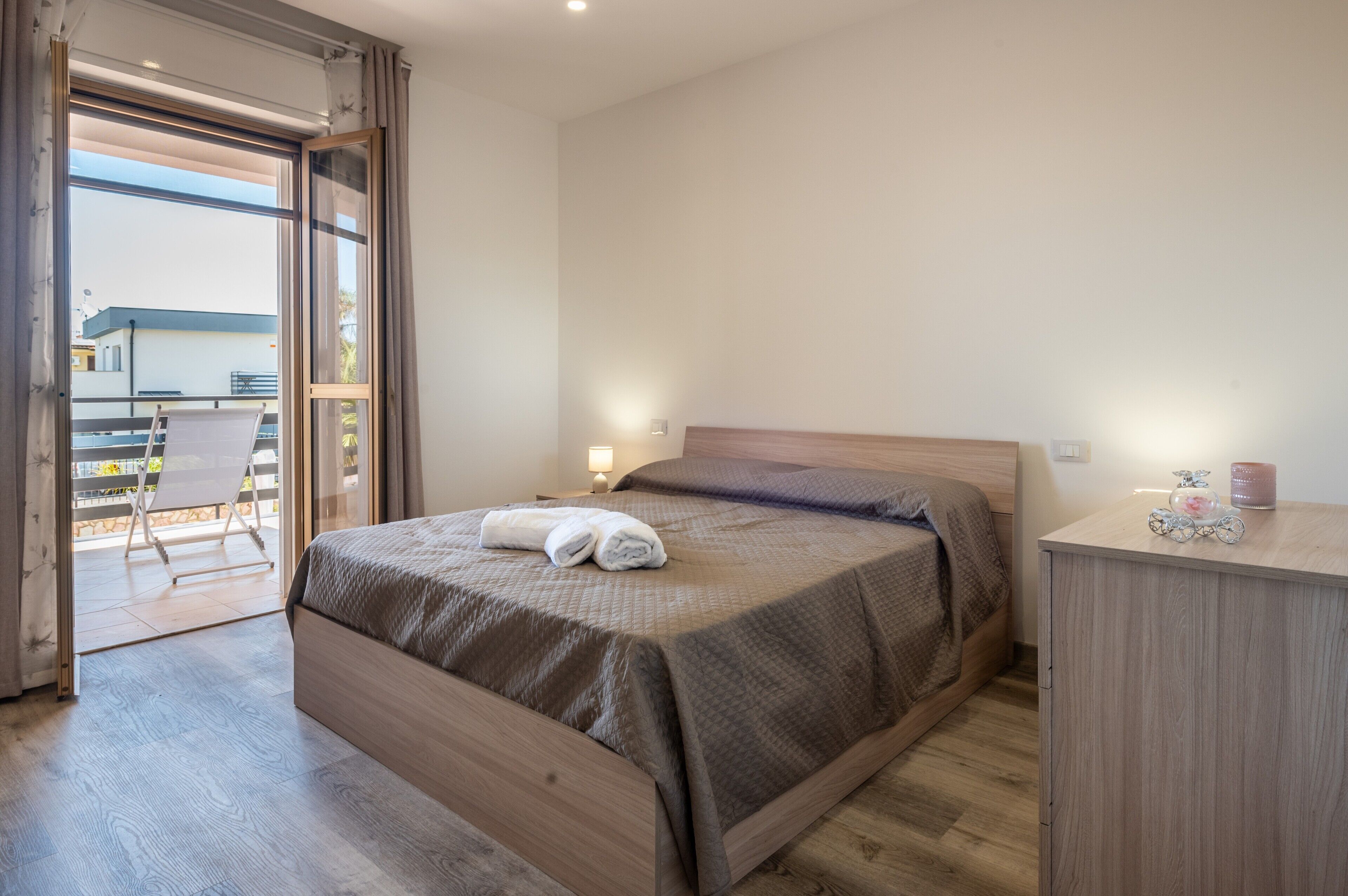 4 habitaciones, tabla de planchar con plancha y wifi gratis 