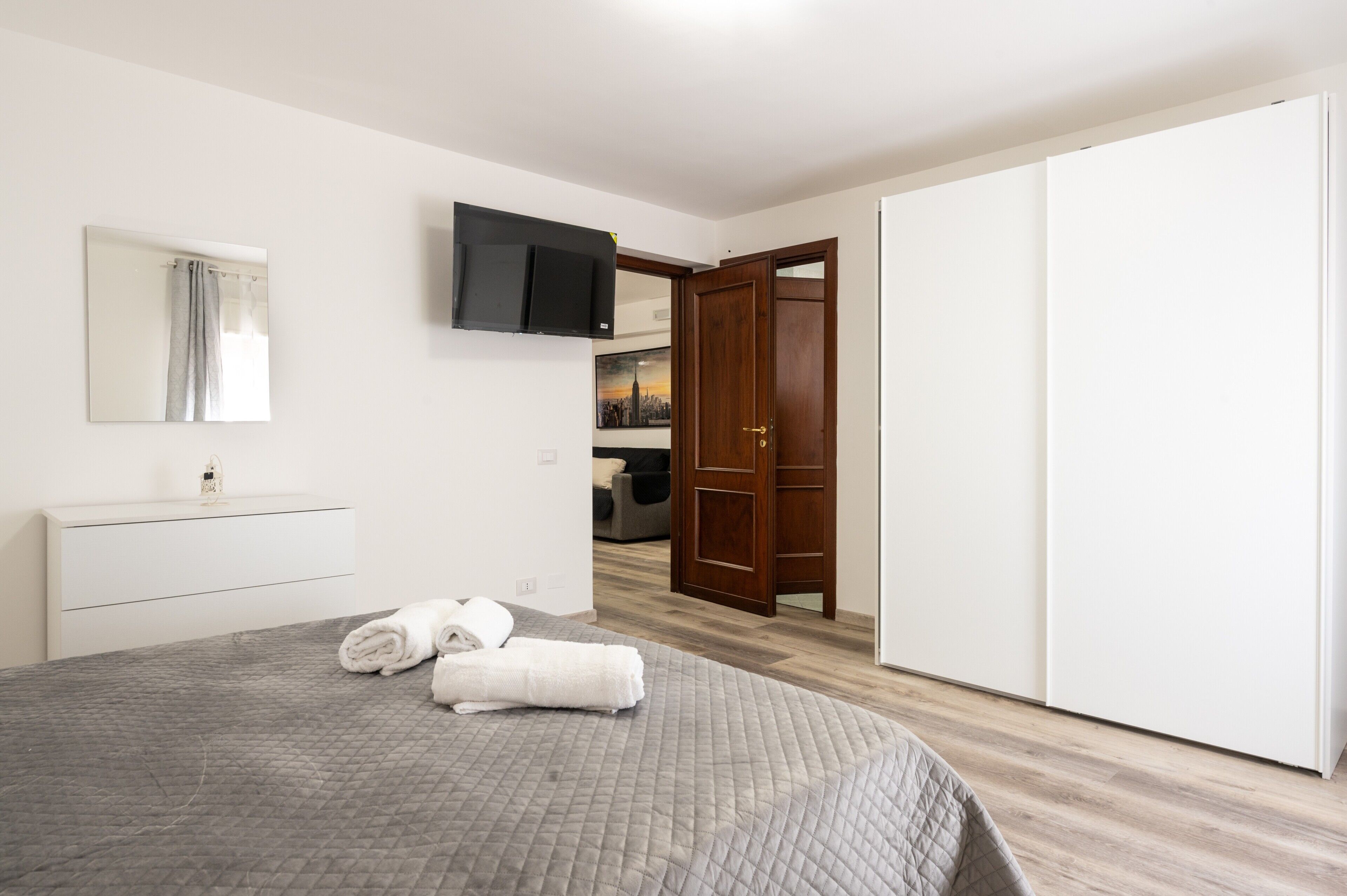 2 habitaciones, tabla de planchar con plancha y wifi gratis 