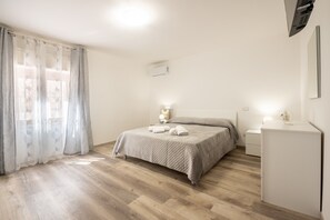 2 habitaciones, tabla de planchar con plancha y wifi gratis 