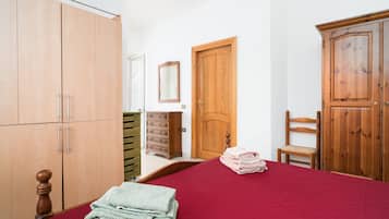 2 Schlafzimmer, Bügeleisen/Bügelbrett, Bettwäsche