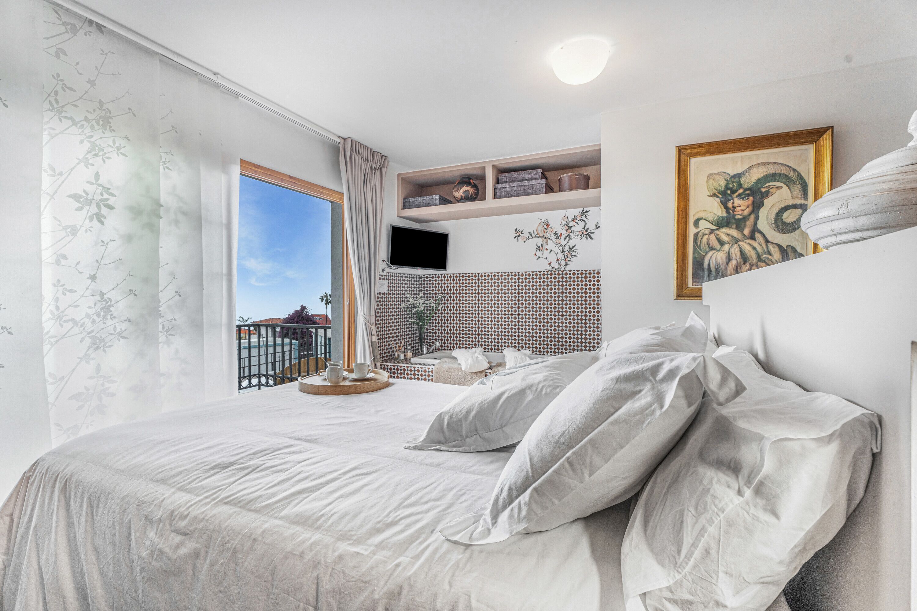 2 slaapkamers, een strijkplank/strijkijzer, gratis wifi, beddengoed