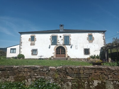 Chalet 'Palacio De Cantiz' with Private Terrace, Private Garden and Wi-Fi