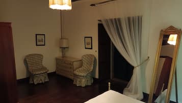 7 bedrooms, iron/ironing board, free WiFi, bed sheets