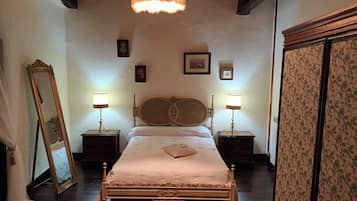 7 slaapkamers, een strijkplank/strijkijzer, gratis wifi, beddengoed