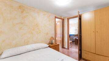 4 bedrooms, free WiFi, bed sheets