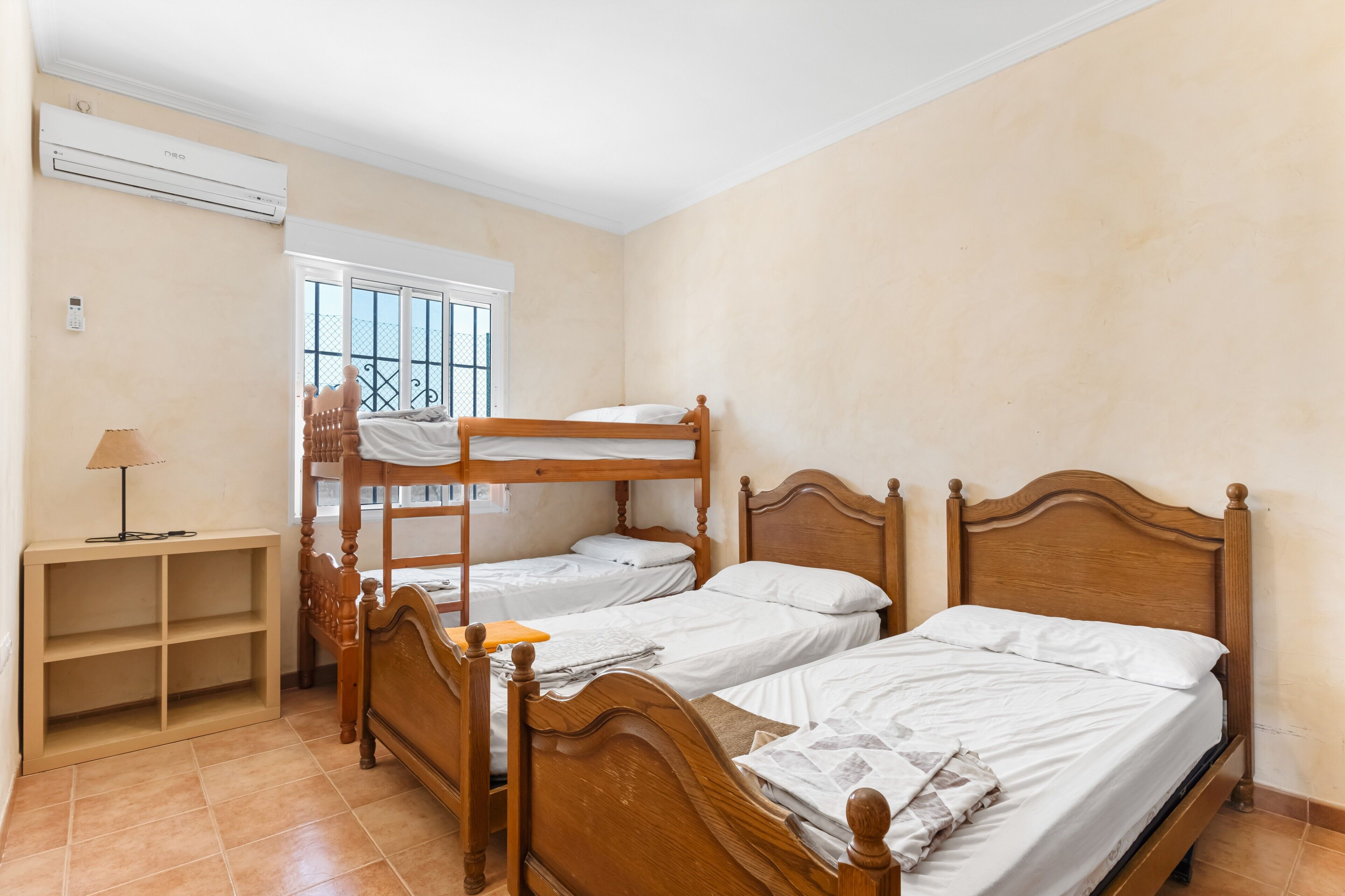 4 bedrooms, free WiFi, bed sheets