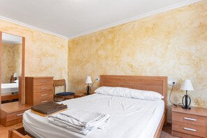 4 bedrooms, free WiFi, bed sheets