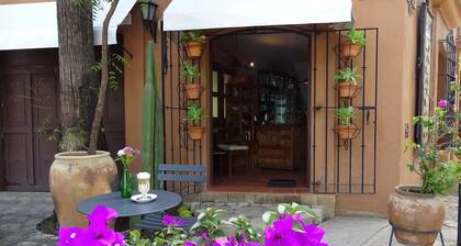 Beautiful room in Jalatlaco -Car Rental Available!