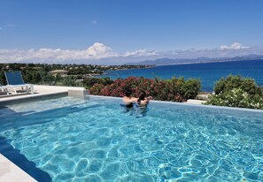 Outdoor pool, a heated pool - Villa Onlysea, 5 Bord de mer (roquebrune sur argens)
