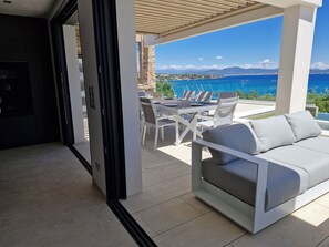 Outdoor dining - Villa Onlysea, 5 Bord de mer (roquebrune sur argens)