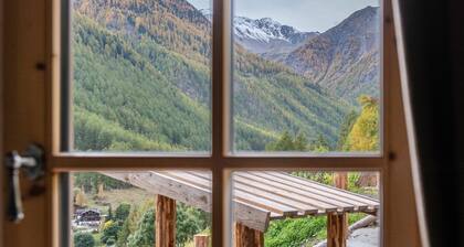 Appartement 'Innerforchhof Schnals' avec vue sur les montagnes, terrasse privée et Wi-Fi