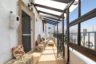 Holiday Home '1900's Traditional House in Asklipio' with Private Terrace, Wi-Fi and Air Conditioning