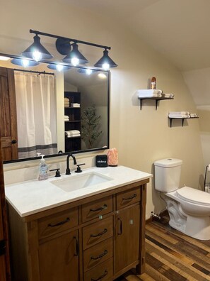 Hair dryer, towels - The Piedmont Cabin 2 bed, 1.5 bath (Chester)