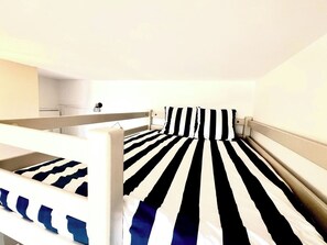 1 bedroom, iron/ironing board, travel cot, WiFi
