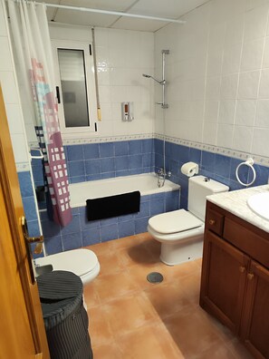 Douche, serviettes fournies