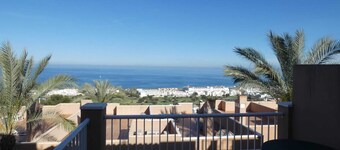 Apartment 'Marina Golf' with Sea View, Wi-Fi and Air Conditioning