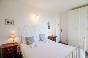 2 Schlafzimmer, Bügeleisen/Bügelbrett, Bettwäsche