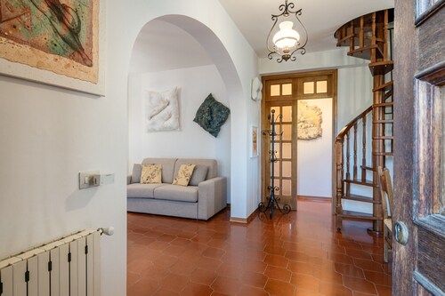 Apartment 'Casa Spazio Zero' with Private Terrace, Shared Garden and Wi-Fi