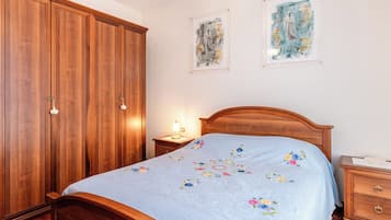 2 chambres, fer et planche Ă  repasser, Wi-Fi gratuit, draps fournis