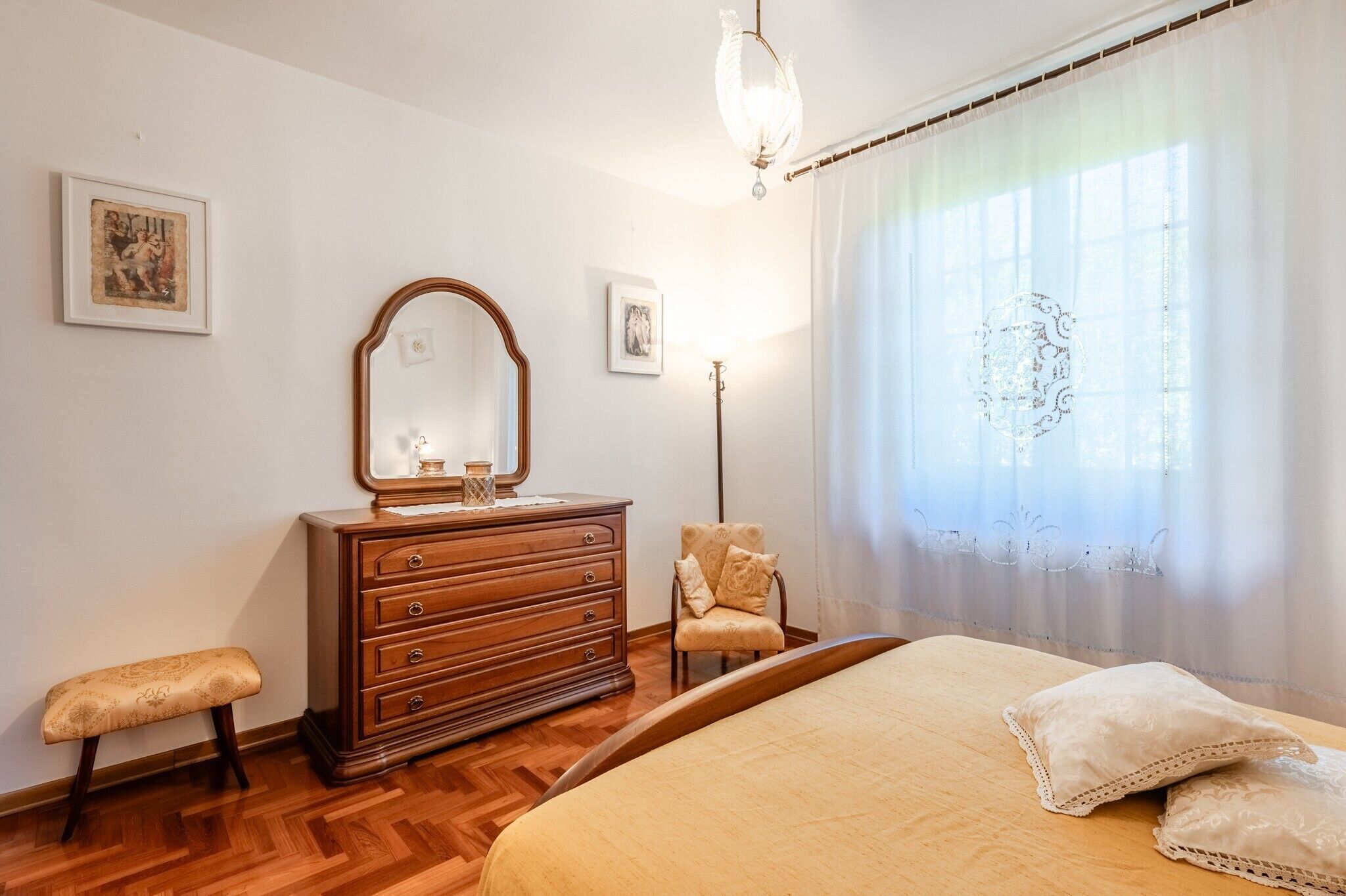 2 habitaciones, tabla de planchar con plancha y wifi gratis 