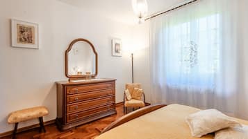 2 habitaciones, tabla de planchar con plancha y wifi gratis