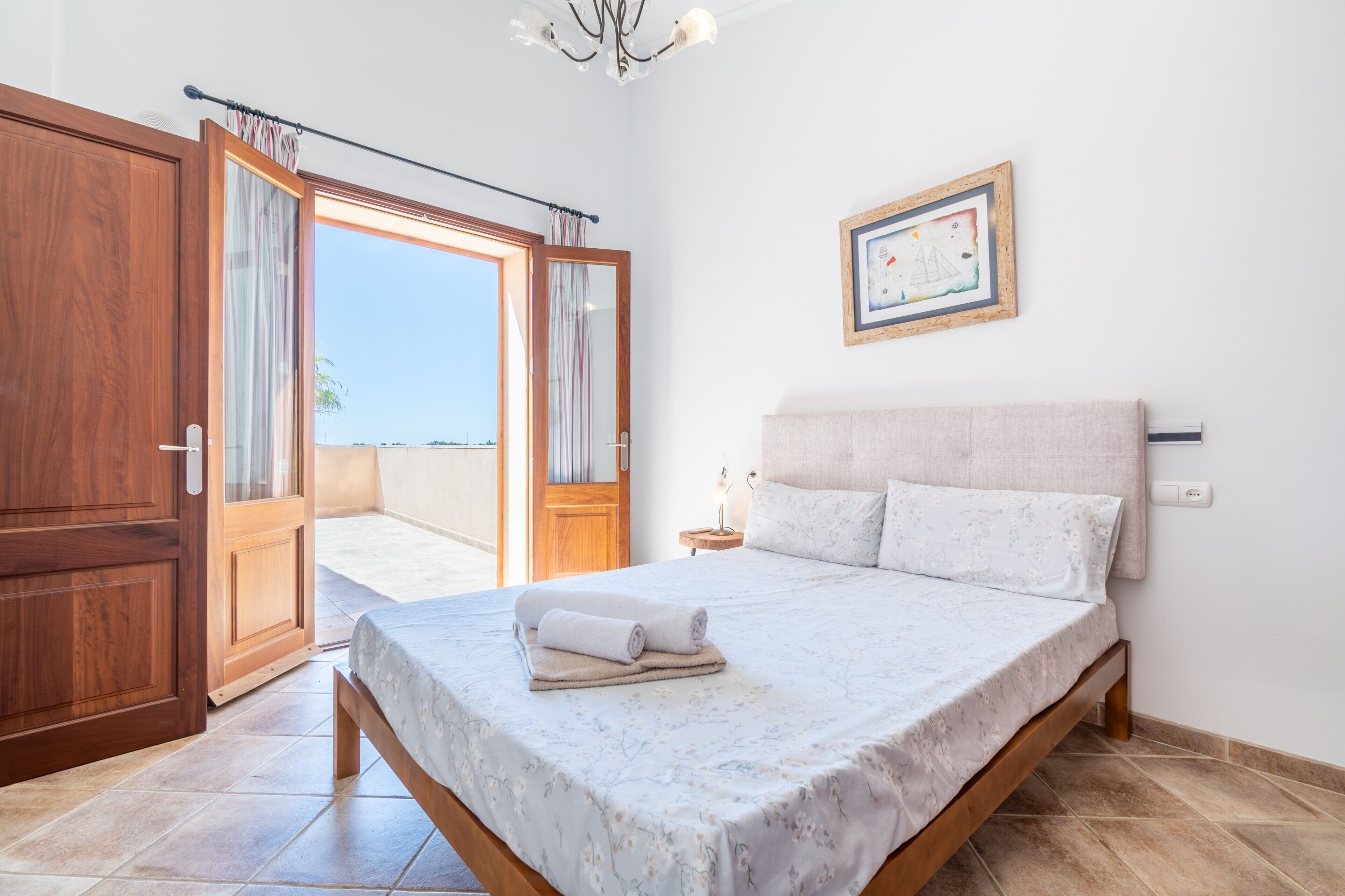 4 camere, ferro/asse da stiro, Wi-Fi gratuito, lenzuola