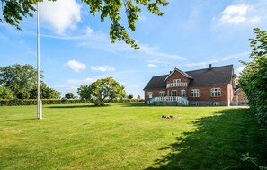 Property grounds - 5 bedroom nice home in Nyborg (Nyborg)