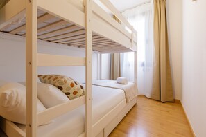 3 camere, ferro/asse da stiro, Wi-Fi gratuito, lenzuola