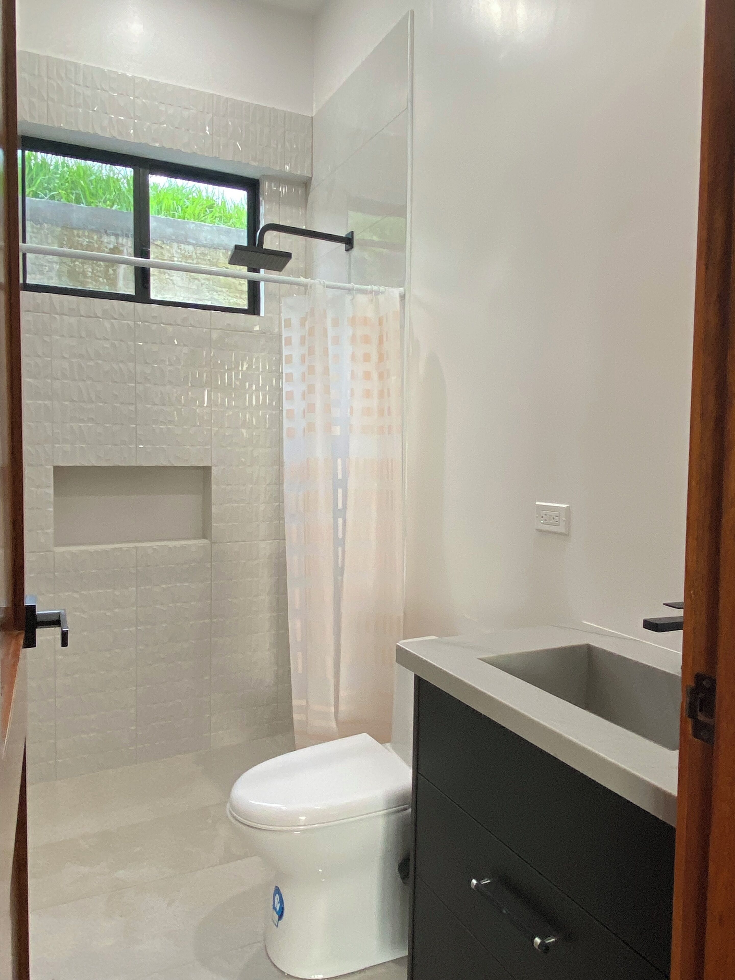 Towels, soap, shampoo, toilet paper