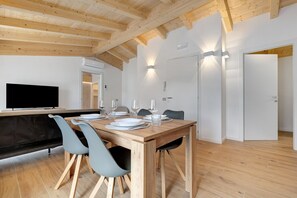 Dining - Apartment 'Jacky's 2' with Lake View, Wi-Fi and Air Conditioning (Limone sul Garda)