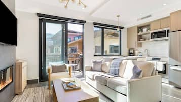 Televisión y chimenea