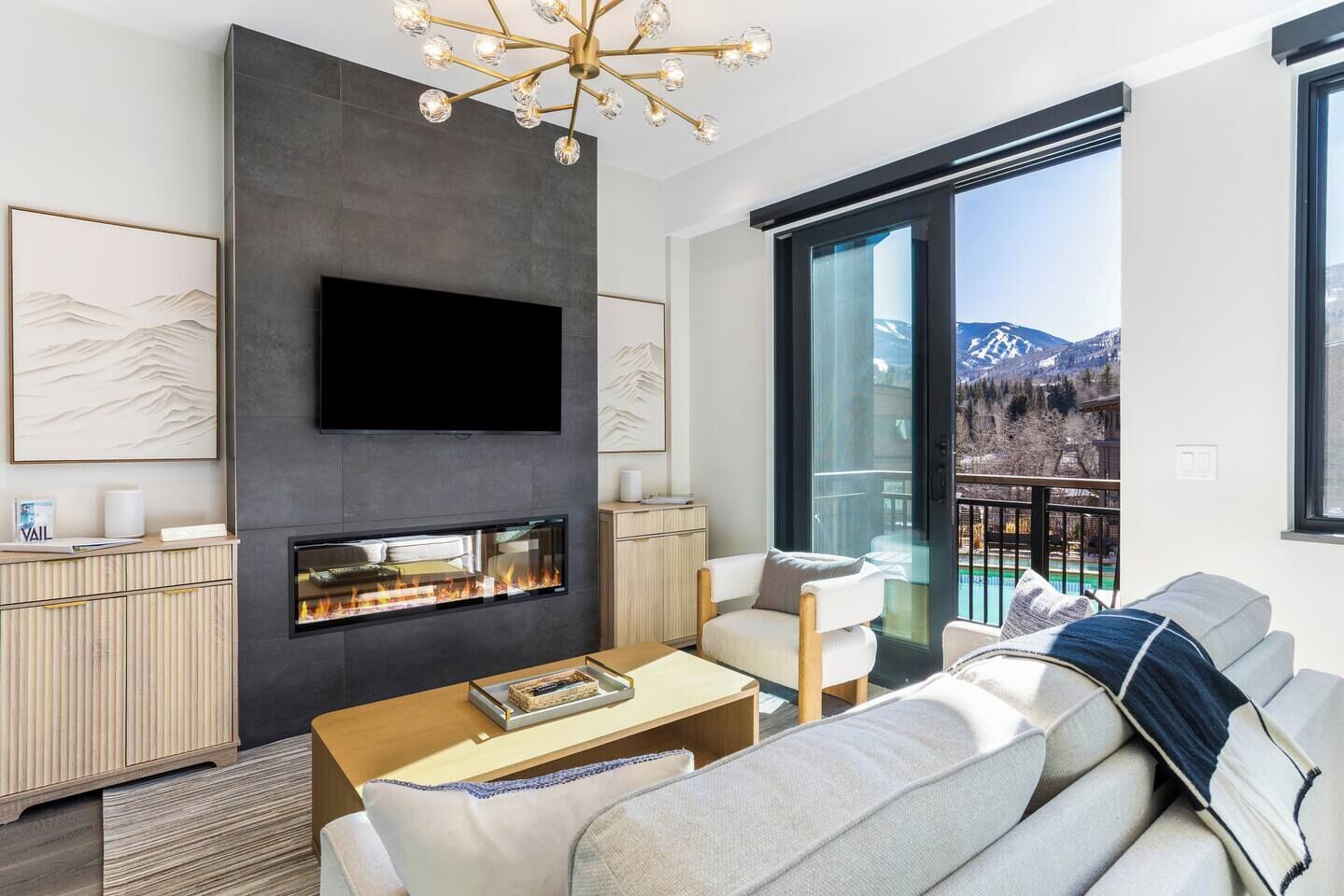 Televisión, chimenea