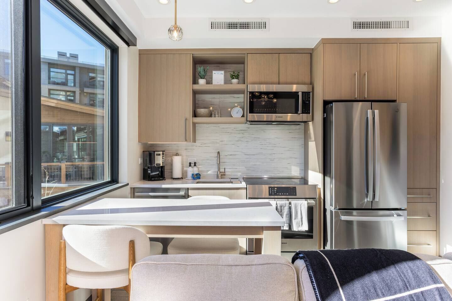 Refrigerador, microondas, horno, placa de cocina