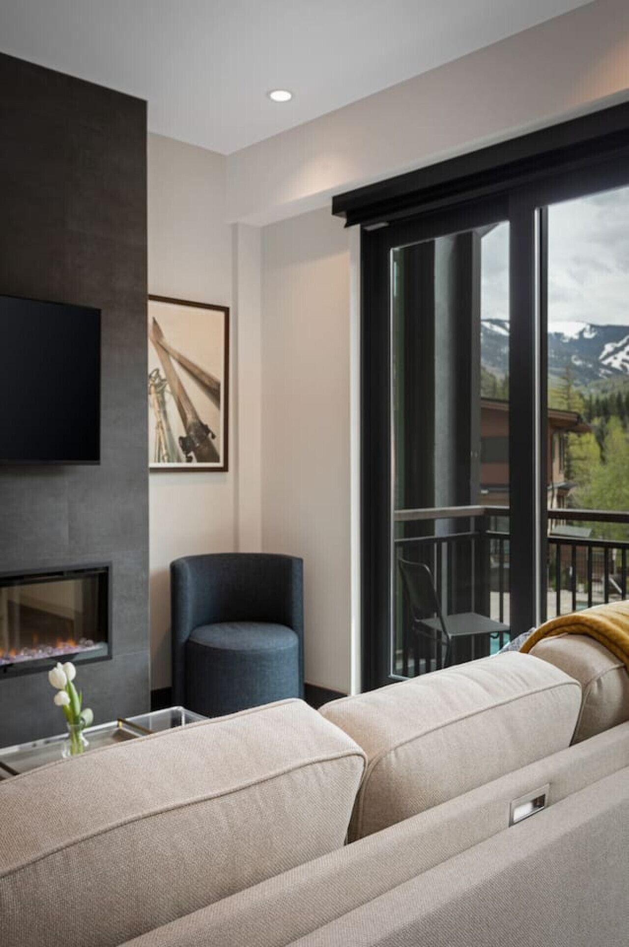 Televisión, chimenea