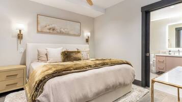 Cuna de viaje, wifi y ropa de cama