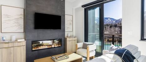 Télévision, cheminée