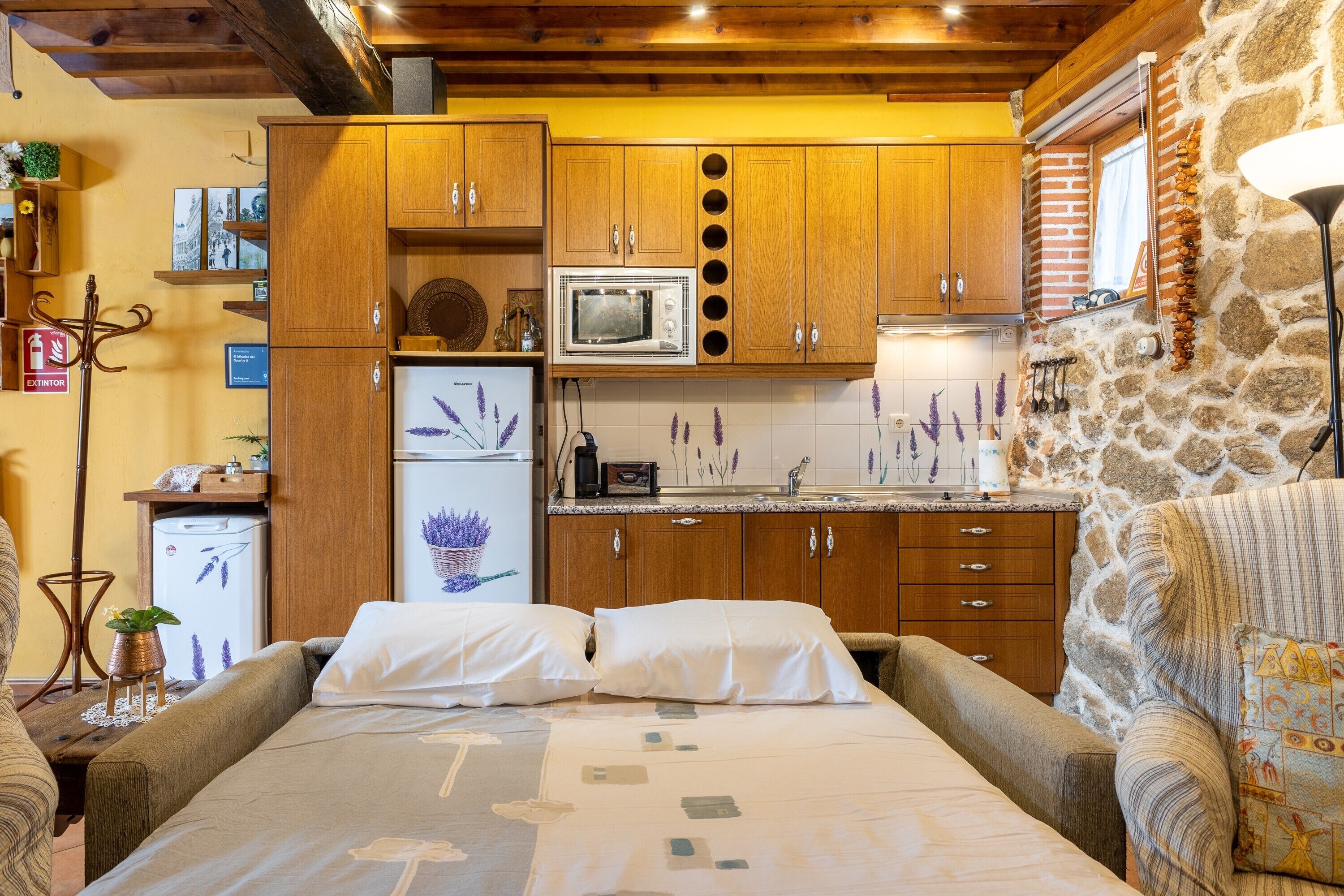 1 chambre, fer et planche à repasser, Wi-Fi gratuit, draps fournis