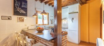 Country House 'El Mirador Del Gato 2' with Mountain View, Shared Pool and Wi-Fi