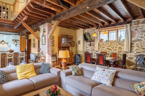 Country House 'El Mirador Del Gato 2' with Mountain View, Shared Pool and Wi-Fi