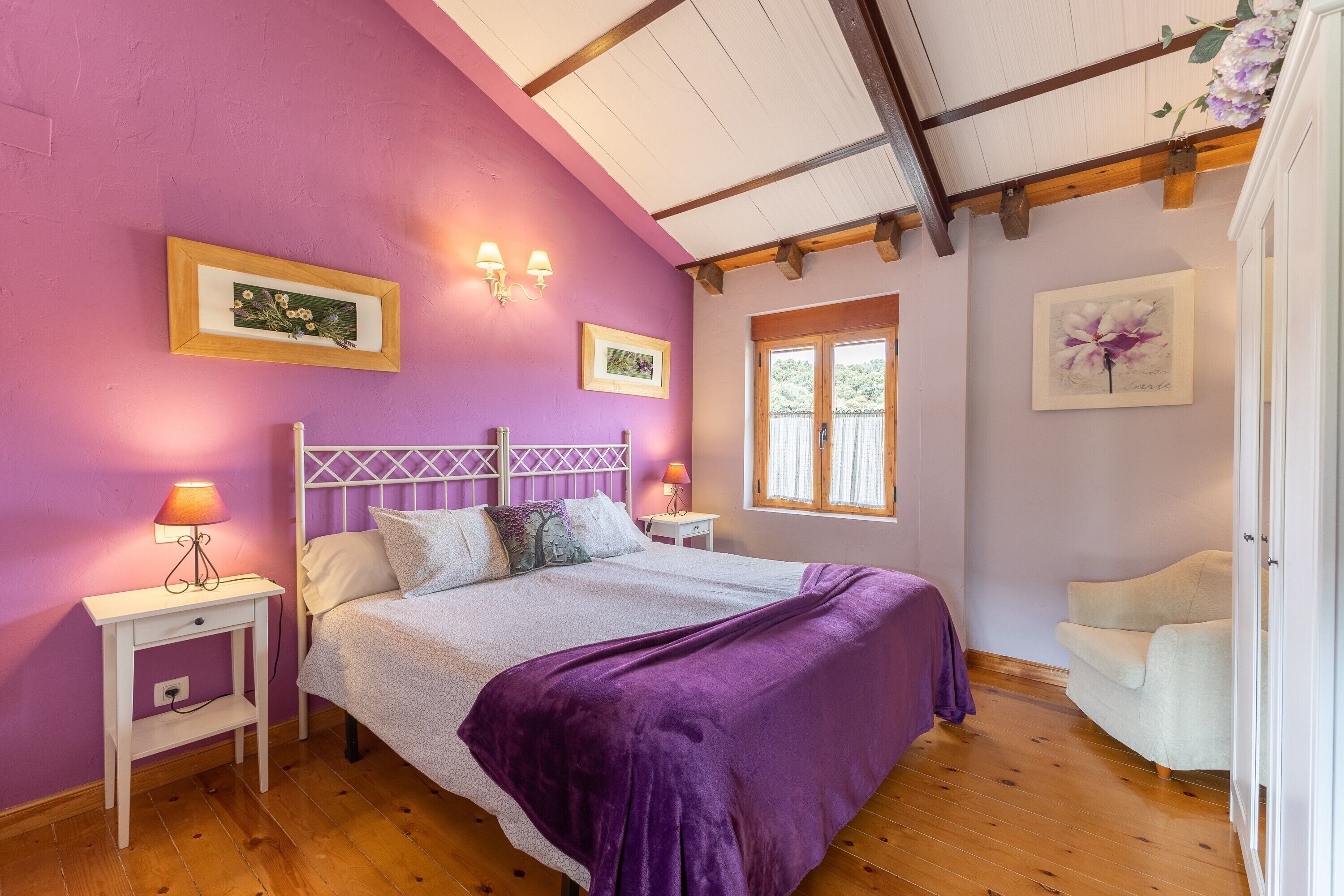 3 dormitorios, tabla de planchar con plancha, wifi gratis y ropa de cama