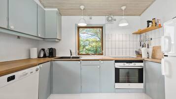 KylskÄp, ugn, spishÀll och diskmaskin