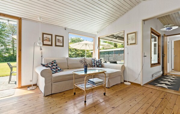 Fireplace, DVD player