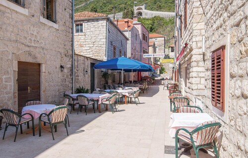 2 bedroom gorgeous home in Hodilje