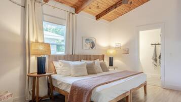 2 Schlafzimmer, Schreibtisch, Bügeleisen/Bügelbrett, kostenloses WLAN