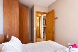 1 quarto, ferros/tábuas de passar roupa, Wi-Fi, roupa de cama