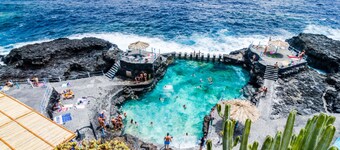 Apartment 'Apartamento 2' with Shared Pool, Private Terrace and Wi-Fi