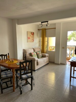 TV - Apartment 'Apartamento 1' with Shared Pool, Private Terrace and Wi-Fi (Los Llanos)