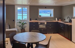 Fridge, dishwasher, coffee/tea maker